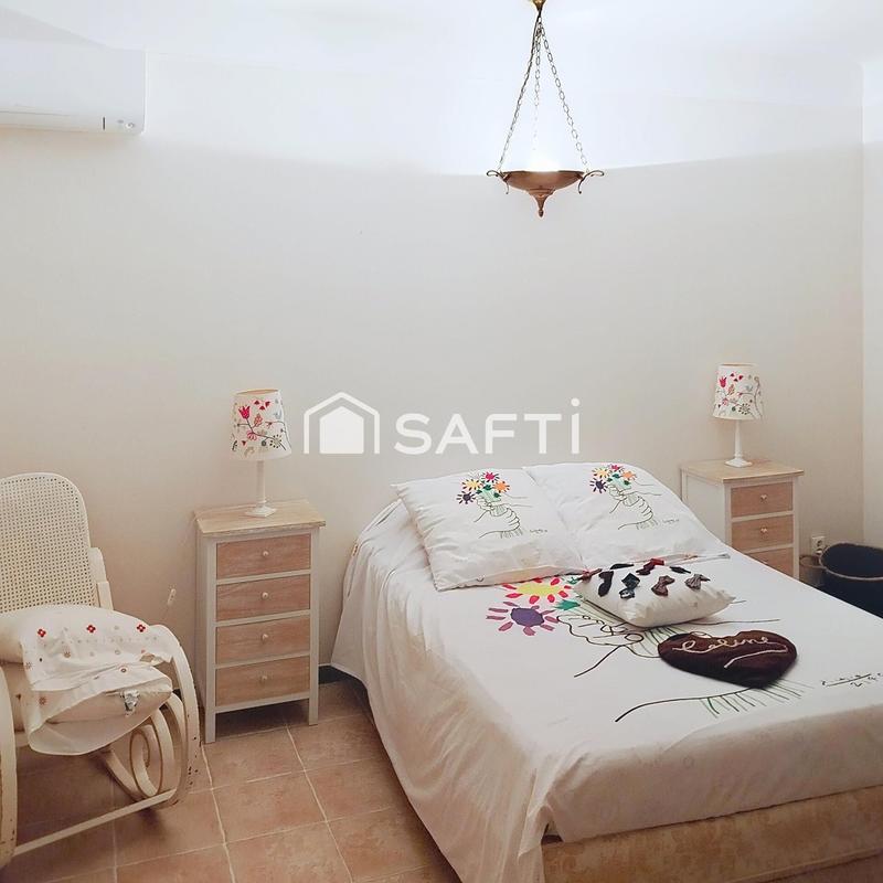 Maison - 270 m² - 11 pièces