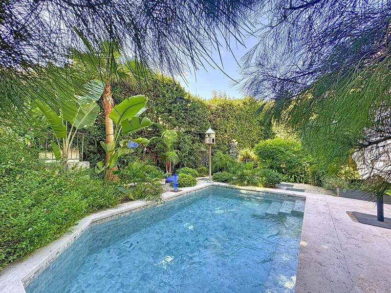 Villa - 230 m² - 6 pièces