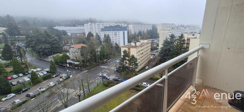 Appartement - 90 m² - 4 pièces