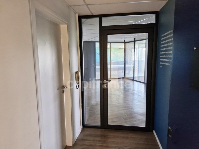 Bureau - 167 m² - 3 pièces