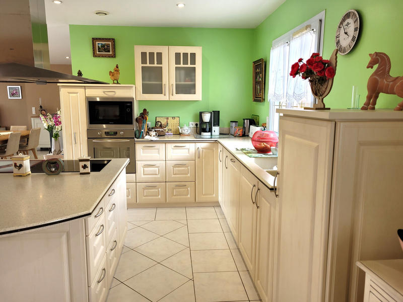 Maison - 235 m² - 8 pièces