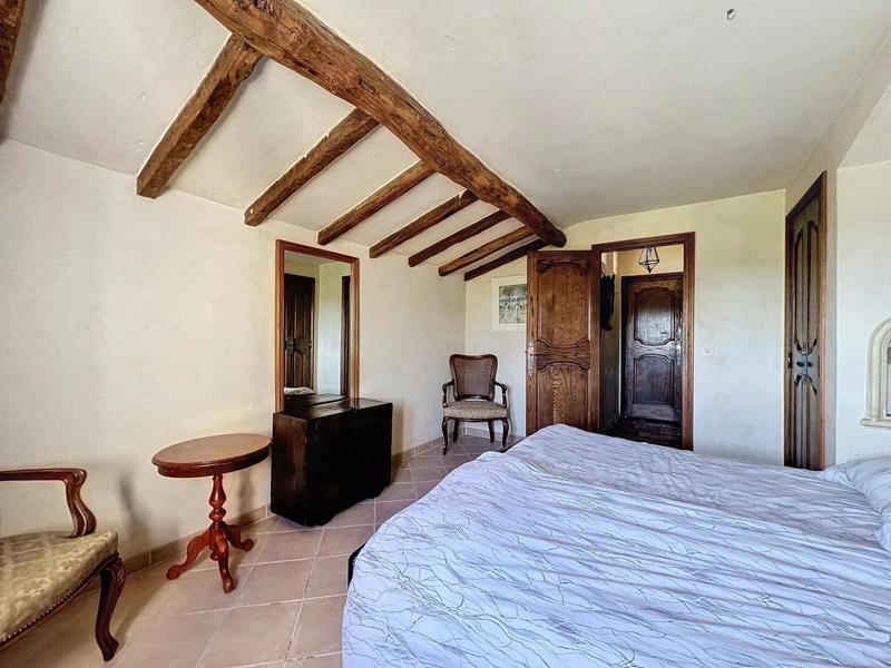 Villa - 180 m² - 5 pièces