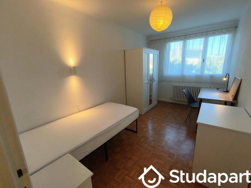 Chambre - 10 m² - 1 pièce