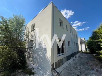 Maison - 99 m² - 5 pièces