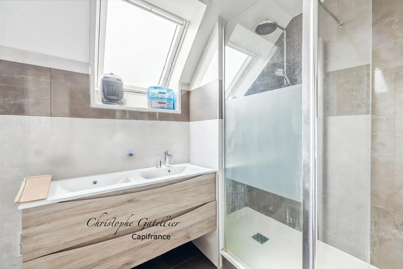 Maison - 176 m² - 7 pièces