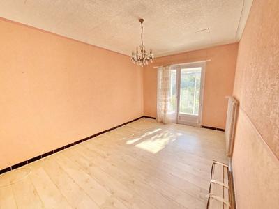 Maison - 182 m² - 7 pièces