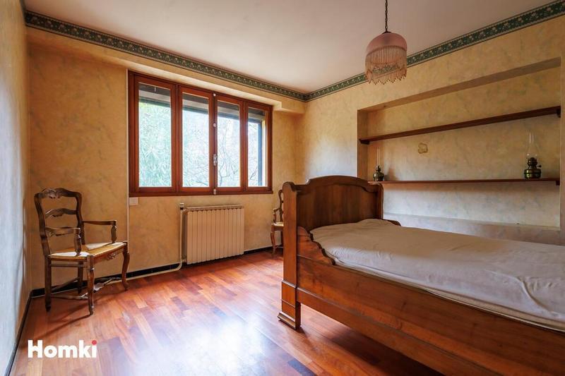 Maison - 185 m² - 8 pièces