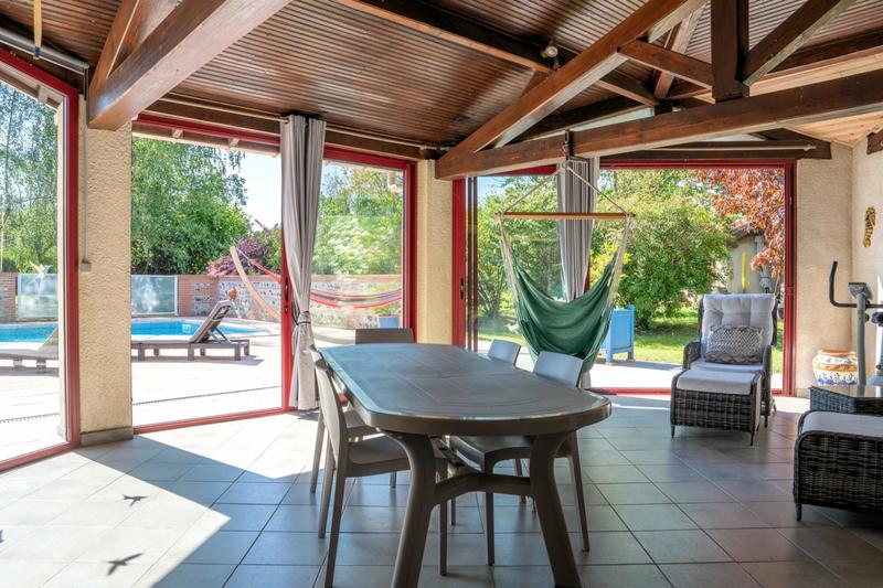 Maison - 210 m² - 9 pièces