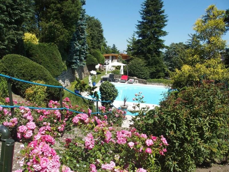 Maison - 742 m² - 32 pièces