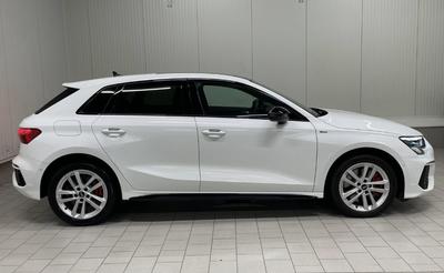 Audi A3 sportback 45 TFSIe s-Line 204 Hybride Rechargeable / Toit Ouvrant Coffre Elec Regulateur de Distance Apple Carplay Android Auto