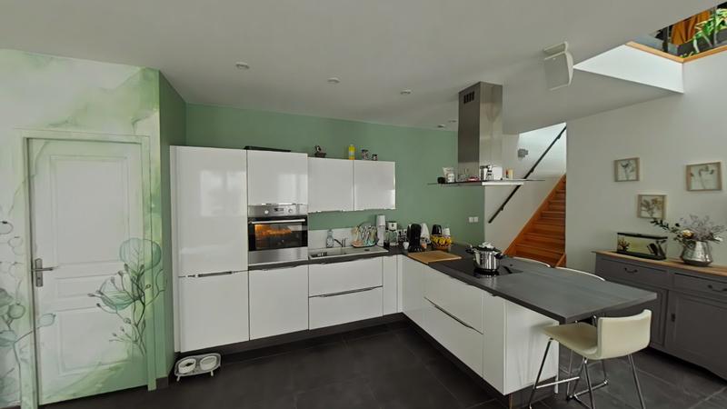 Loft - 121 m² - 5 pièces