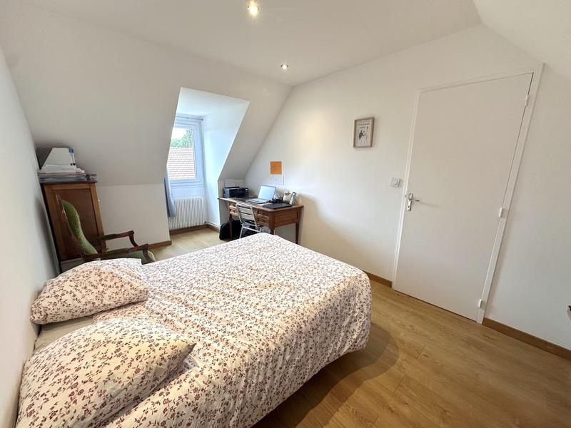 Maison traditionnelle - 137 m² - 6 pièces