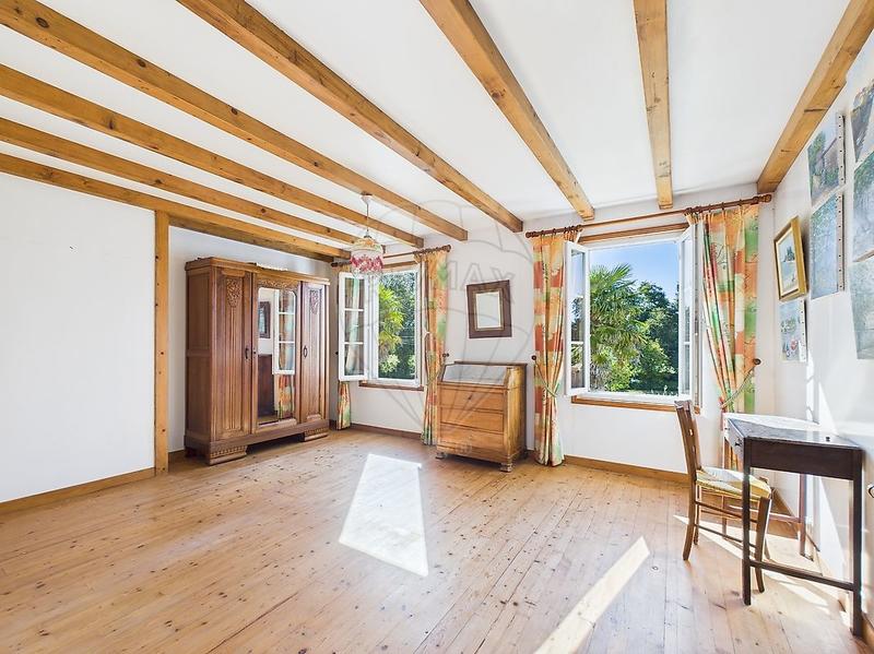 Maison en pierre - 333 m² - 9 pièces