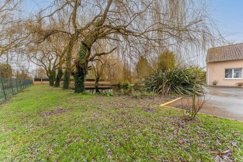 Maison - 275 m² - 7 pièces