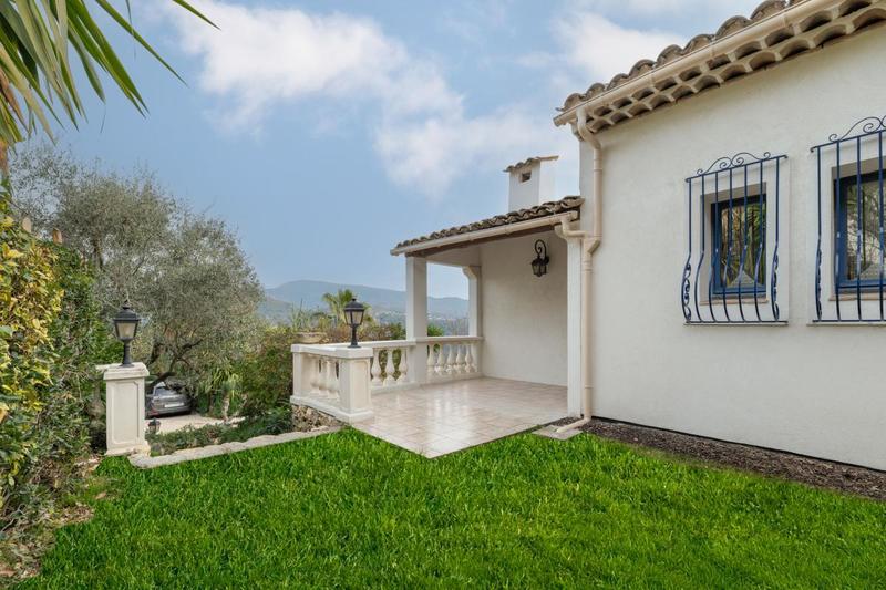Villa - 310 m² - 8 pièces