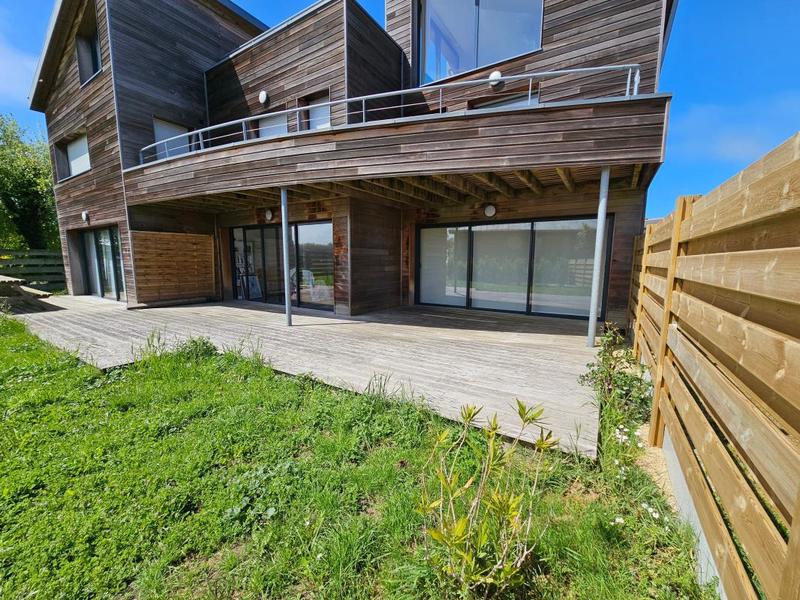 Propriété - 298 m² - 13 pièces