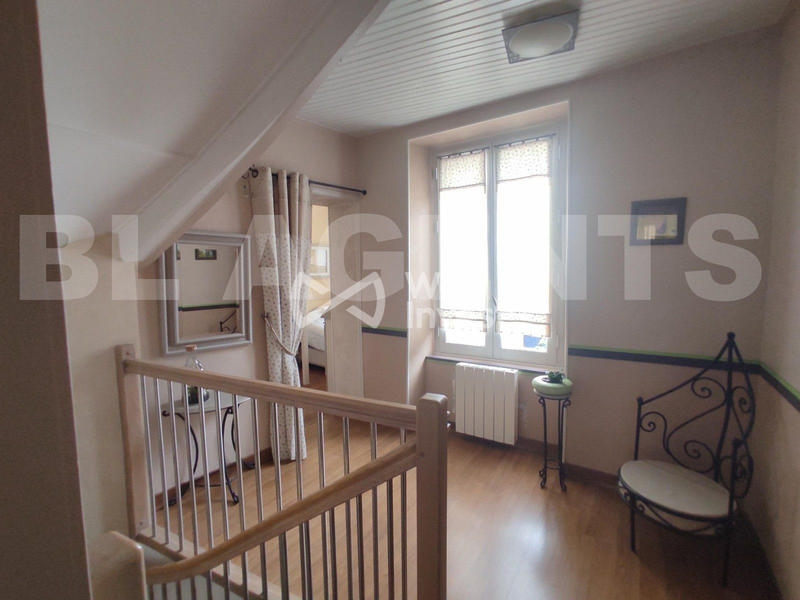 Maison - 195 m² - 6 pièces