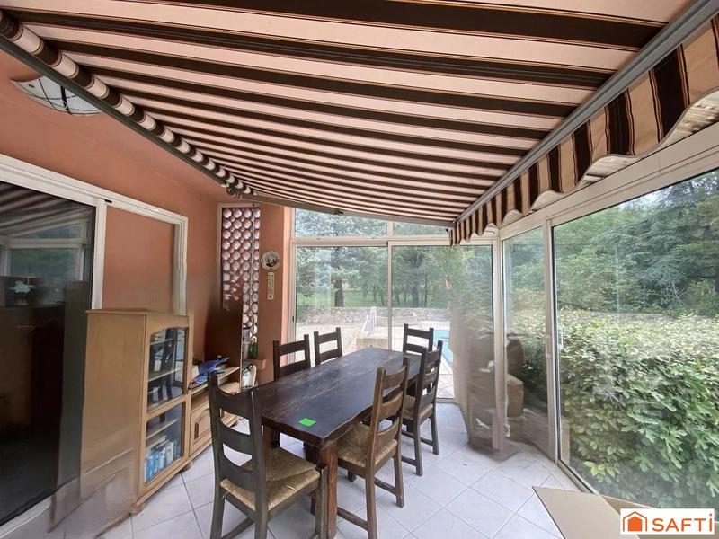 Maison - 205 m² - 7 pièces