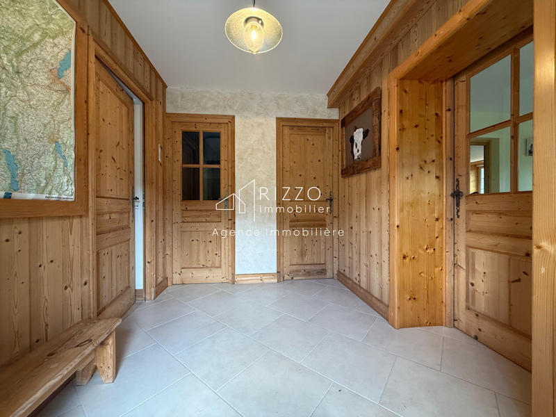 Maison - 196 m² - 8 pièces