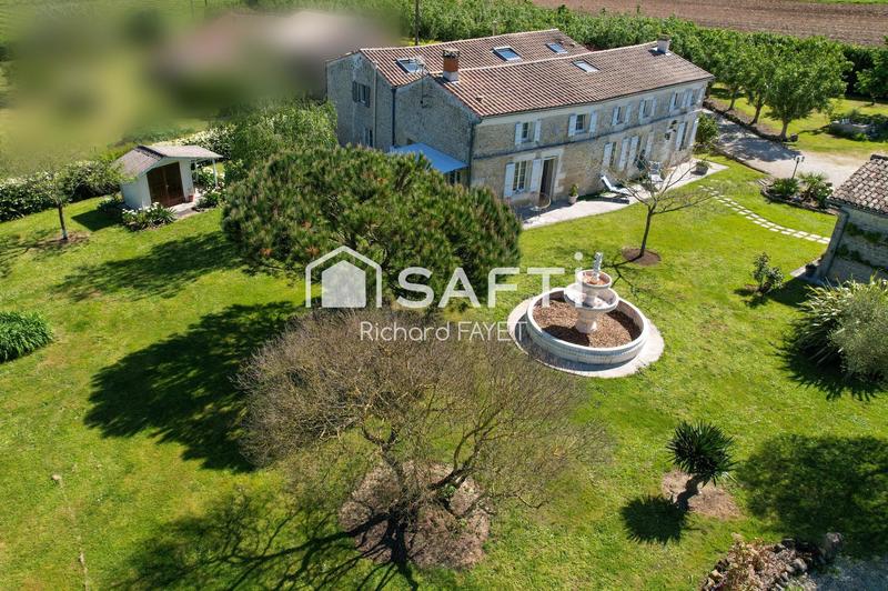 Maison - 302 m² - 10 pièces