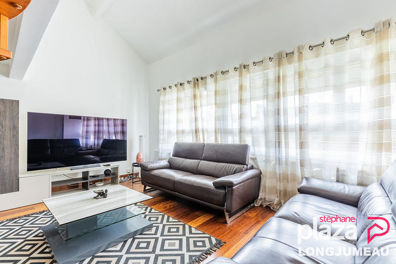 Appartement - 93 m² - 5 pièces