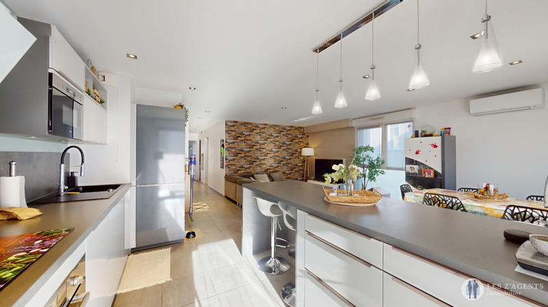 Appartement - 81 m² - 4 pièces