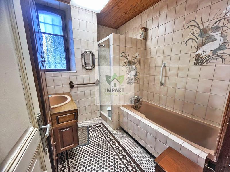 Maison - 166 m² - 6 pièces