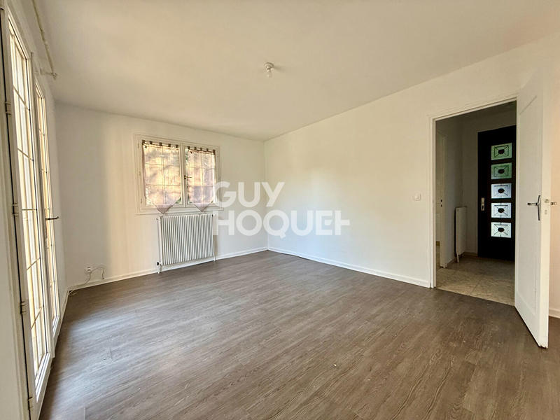 Maison - 213 m² - 8 pièces