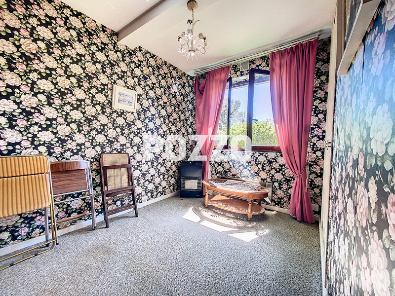 Maison - 202 m² - 9 pièces