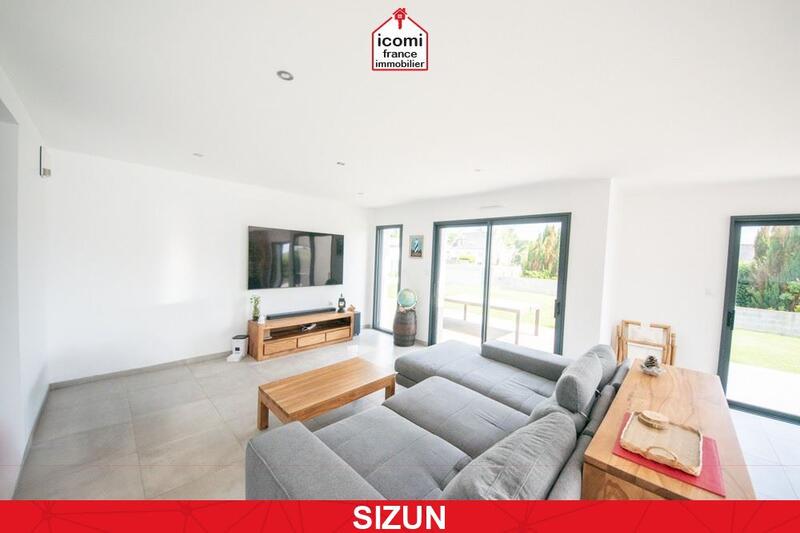 Maison - 220 m² - 6 pièces