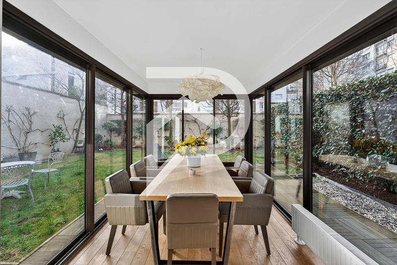 Appartement - 150 m² - 6 pièces