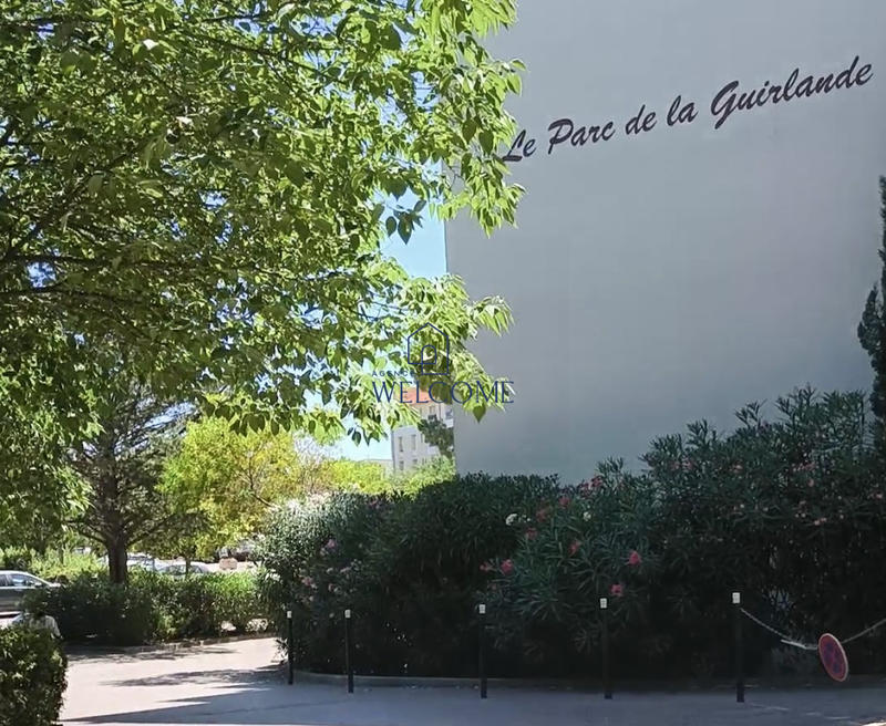 Parking / Garage - 12 m²