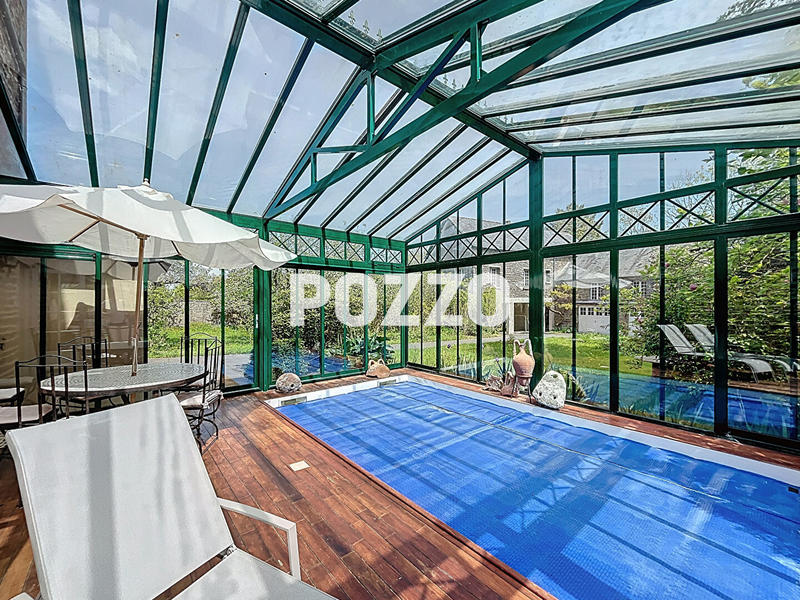 Maison - 201 m² - 10 pièces