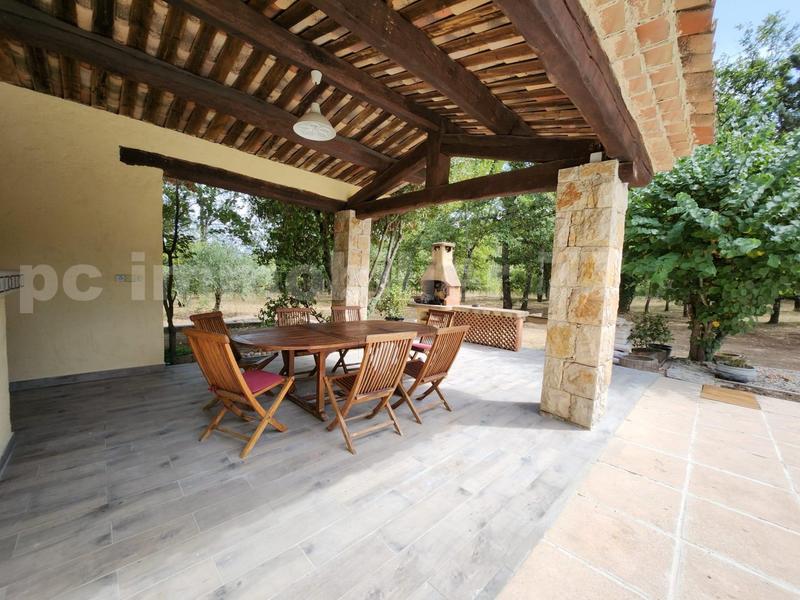 Villa - 271 m² - 8 pièces