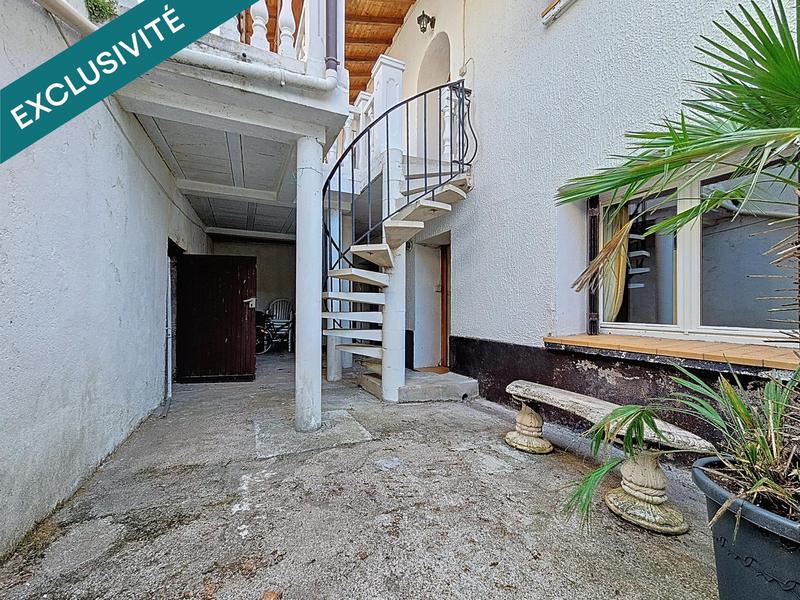 Maison - 227 m² - 9 pièces