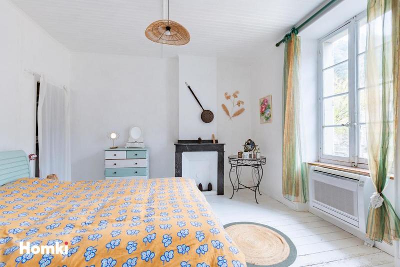 Maison - 203 m² - 7 pièces