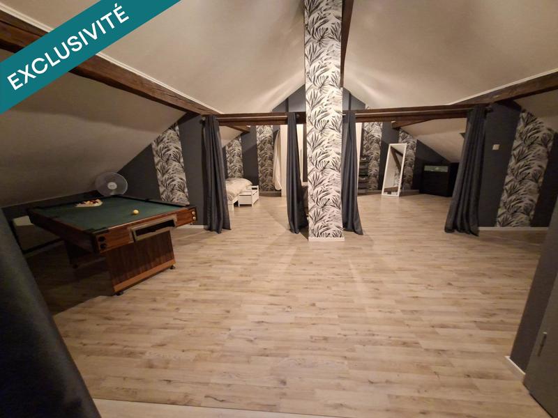 Maison - 211 m² - 8 pièces