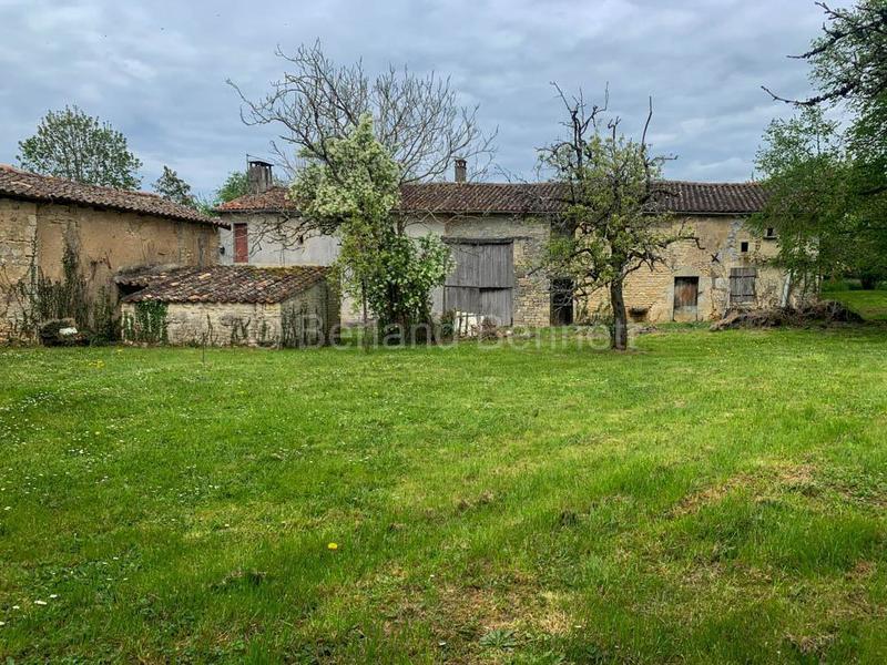 Maison en pierre - 222 m² - 8 pièces