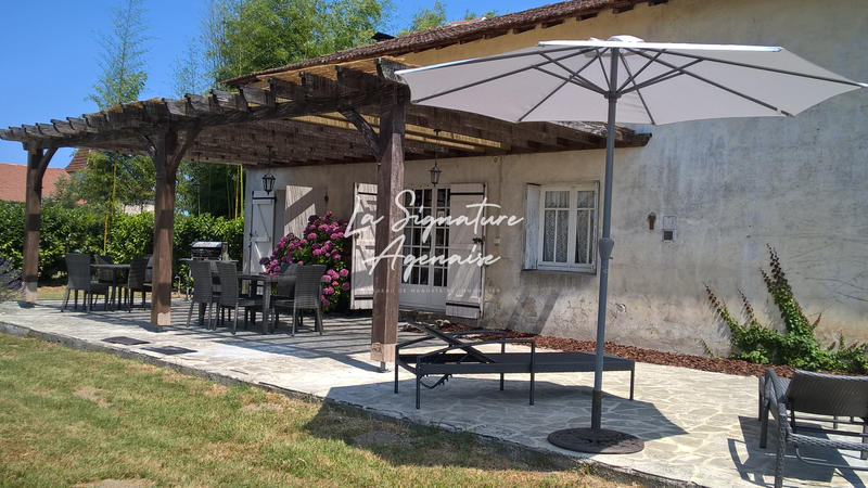 Maison - 341 m² - 16 pièces