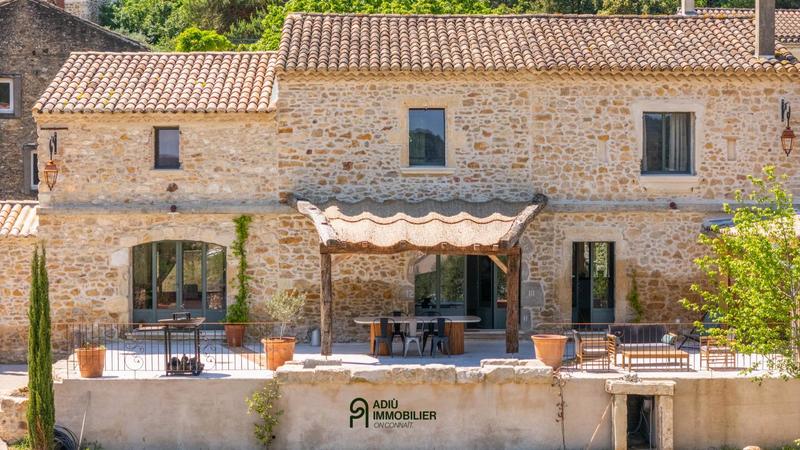 Mas - 230 m² - 7 pièces