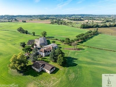 Appartement - 180 m² - 6 pièces