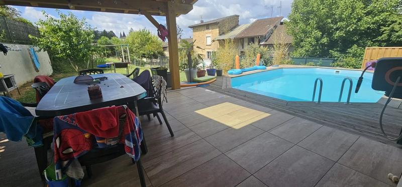 Maison - 210 m² - 7 pièces