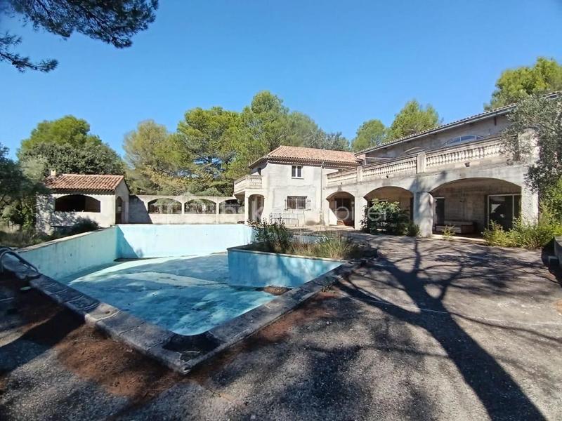 Maison - 300 m² - 4 pièces