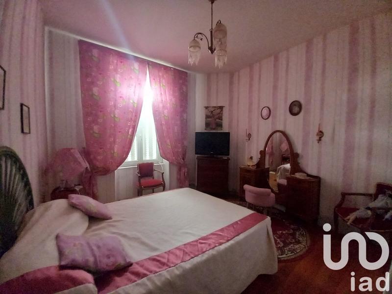 Maison - 300 m² - 12 pièces