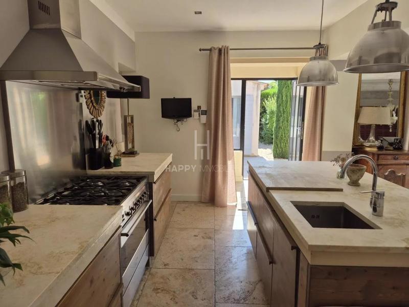 Maison - 195 m² - 6 pièces