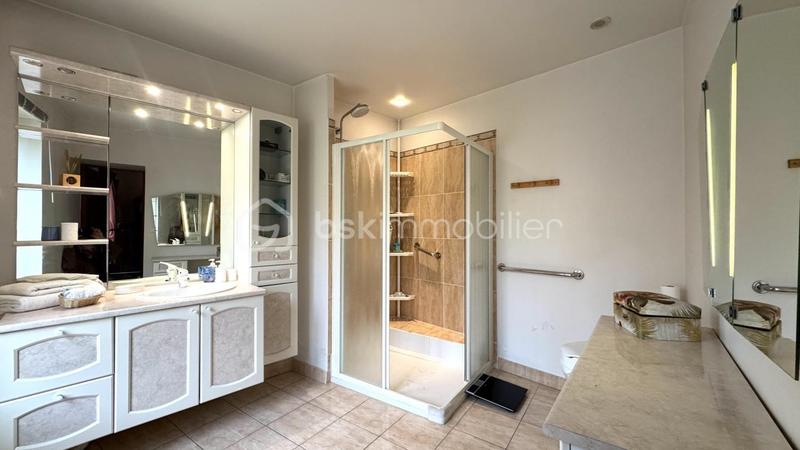 Maison de ville - 210 m² - 7 pièces