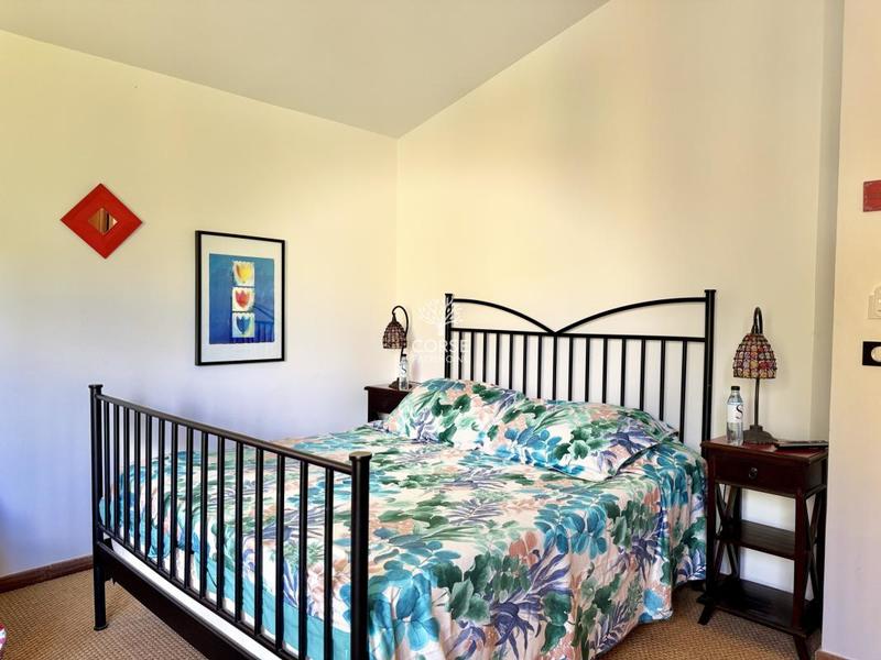 Propriété - 242 m² - 7 pièces