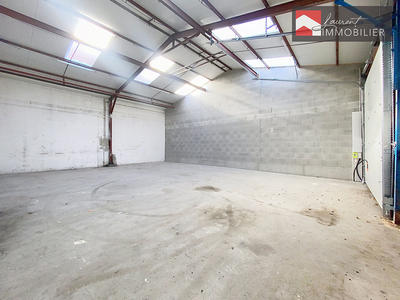 Local d'activité / Entrepôt - 106 m²