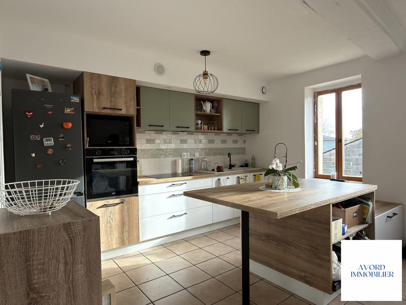 Maison - 90 m² - 4 pièces