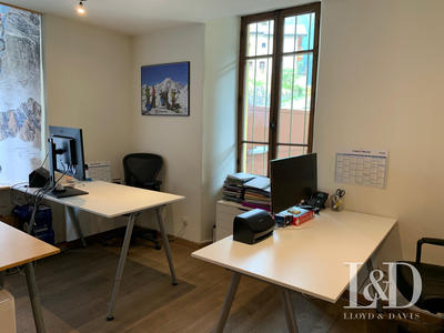 Local commercial - 52 m² - 2 pièces